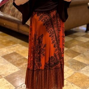flatttering maxi skirt can be made casual for day or elegant for evening